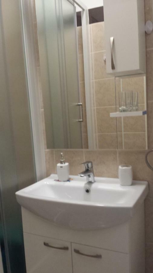 Fami Superior One Bedroom Apartment Fiume Esterno foto